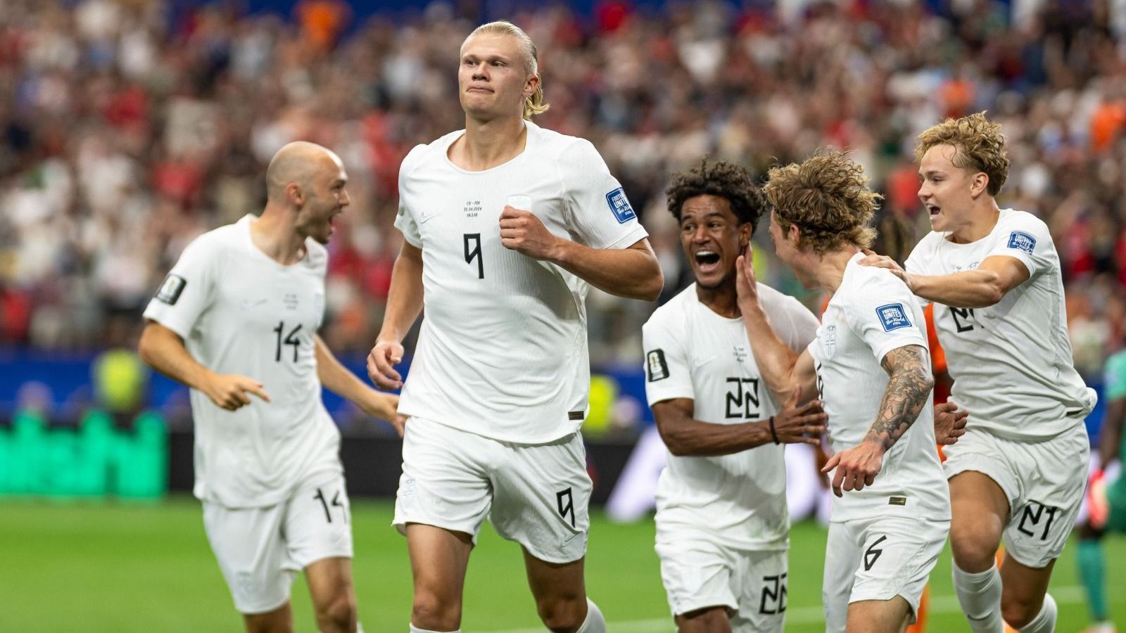 Jogadores da Noruega celebrando o gol marcado sobre a Costa do Marfim, em jogo dos 16-avos de final da Copa do Mundo