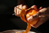 Casca de laranja e bicarbonato: a mistura vale a pena?