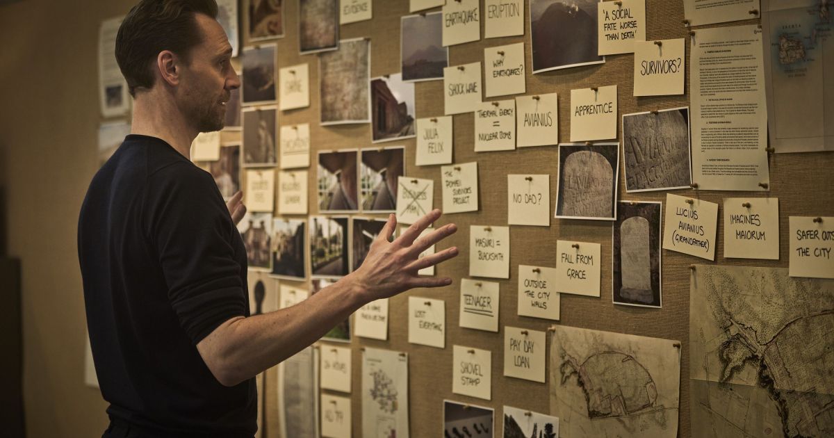 Tom Hiddleston troca a ficção e vira “detetive” em “Pompeia: Além do Tempo”