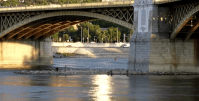 Ponte é isolada após projétil da Segunda Guerra ser encontrado em Budapeste