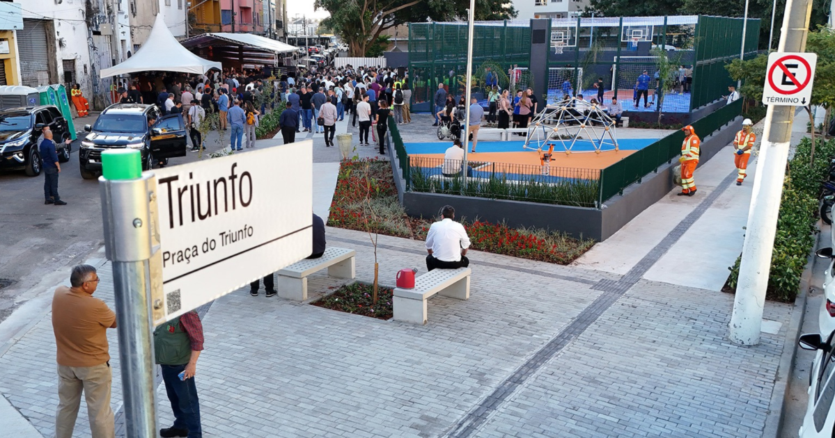 Prefeitura de SP inaugura praça onde antes ficava a “Cracolândia”