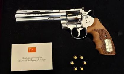 Turkey's Erdogan gifts pistols to European leaders after NATO summit