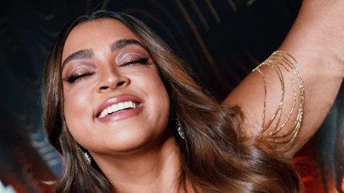 Preta Gil recebe homenagem ao final de "Quem Ama Cuida"