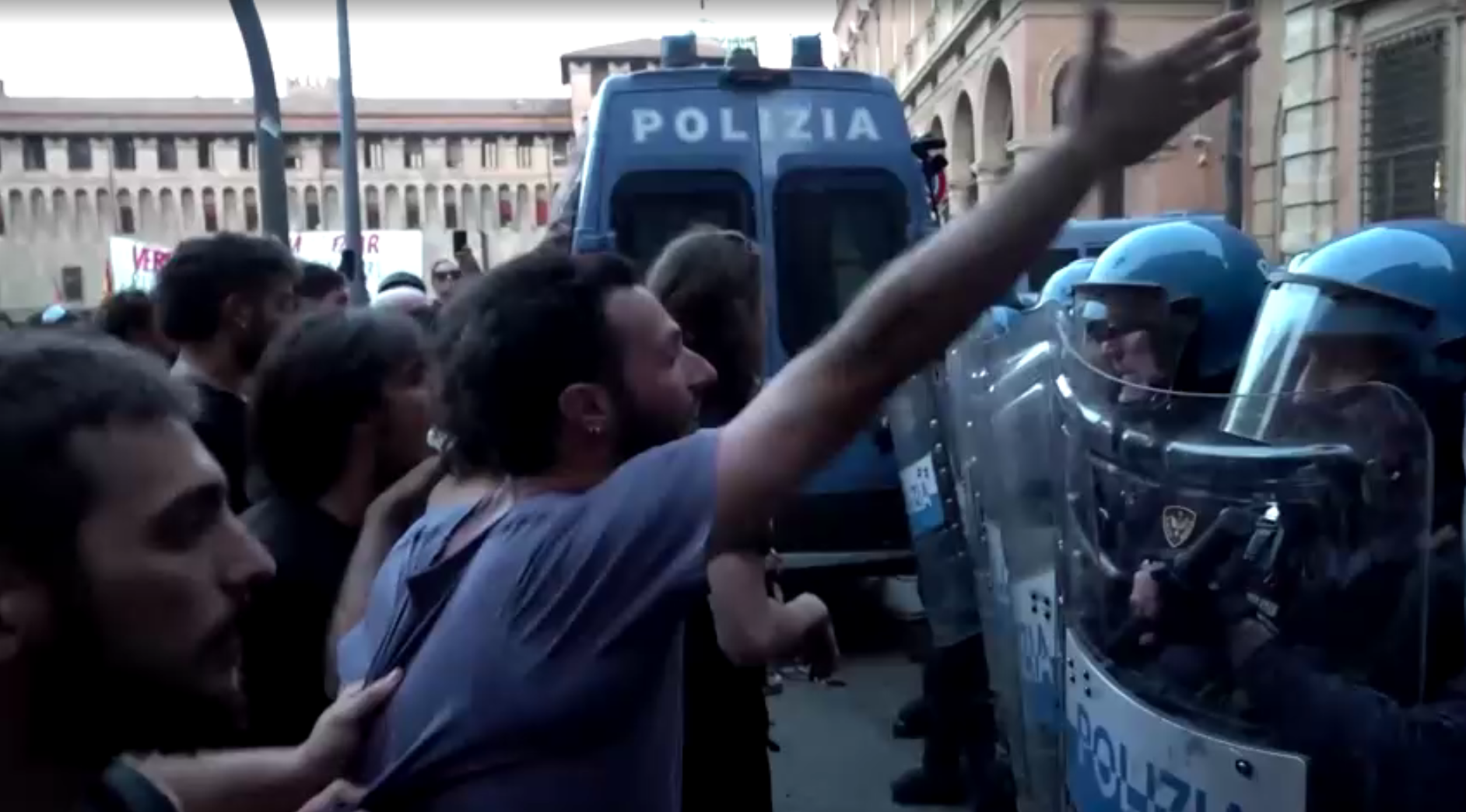 Itália tem onda de protestos após morte de marroquino sob custódia policial