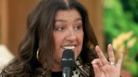 Regina Casé se emociona com homenagem da família e fala sobre espetáculo