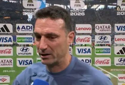 Scaloni vai às lágrimas após virada da Argentina: "Estou muito emocionado"