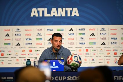 Scaloni em entrevista coletiva