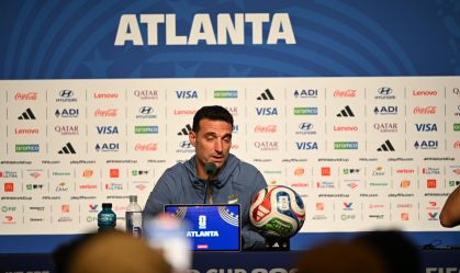 Imagem de destaque do post: "Desde 86 dizem que somos favorecidos", diz Scaloni sobre teorias na Copa