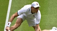 Djokovic vence Tsitsipas e segue no caminho de João Fonseca em Wimbledon