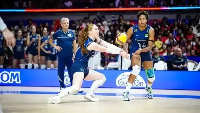 Seleção Brasileira em jogo da VNL Feminina no Japão