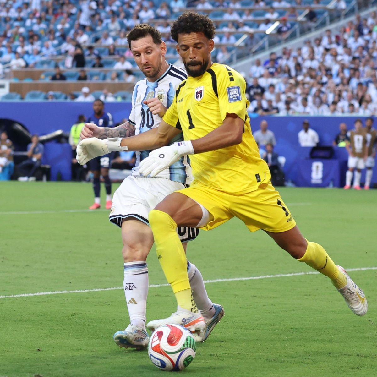 Vozinha, el portero de Cabo Verde, evalúa opciones en Brasil tras su paso por el Mundial