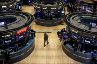 Wall Street opera mista com estreia da SK Hynix na Nasdaq e guerra no radar