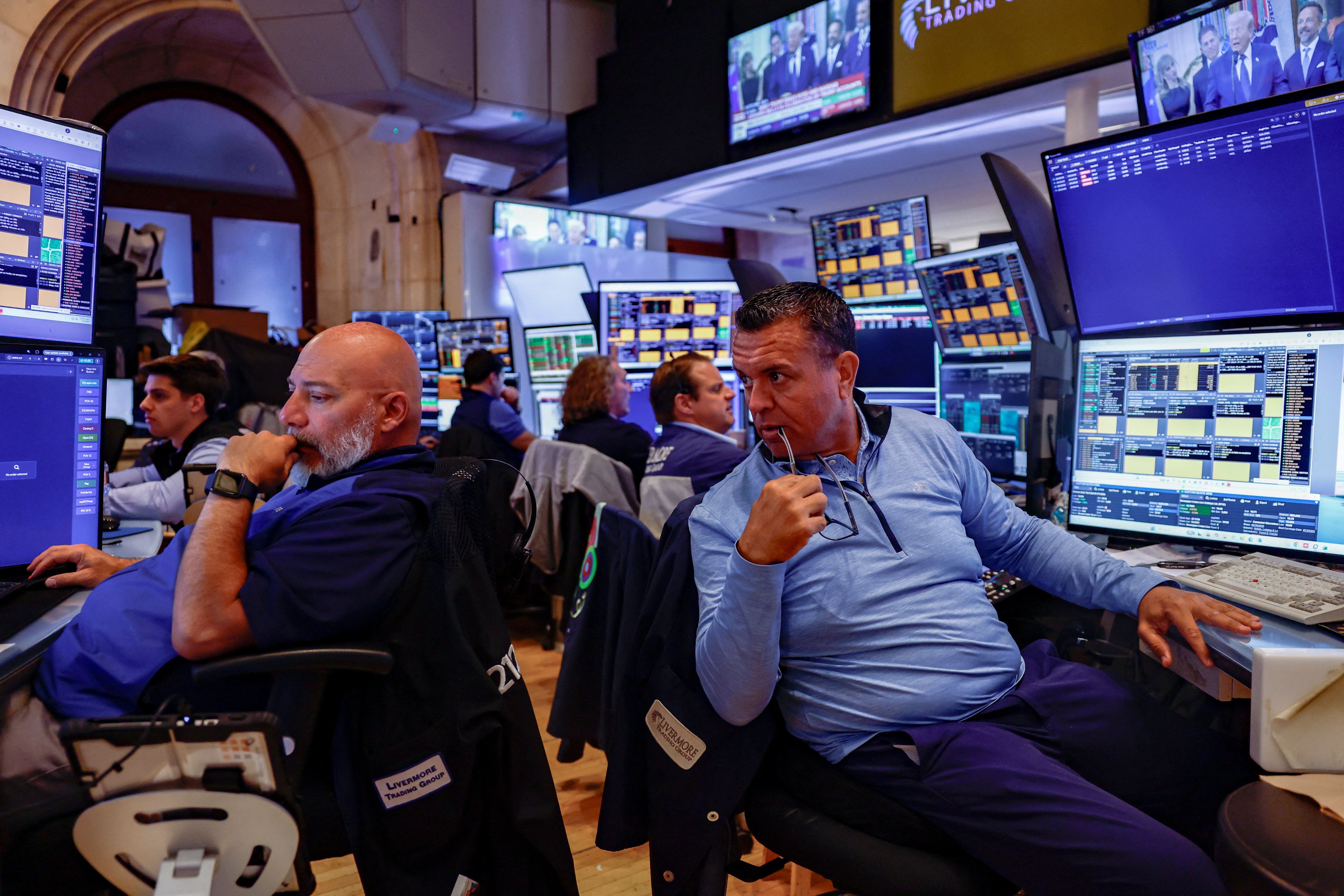 Operadores na bolsa de Nova York em 6 de julho de 2026