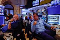 Wall Street cai em meio a preocupações com setor de chips de IA