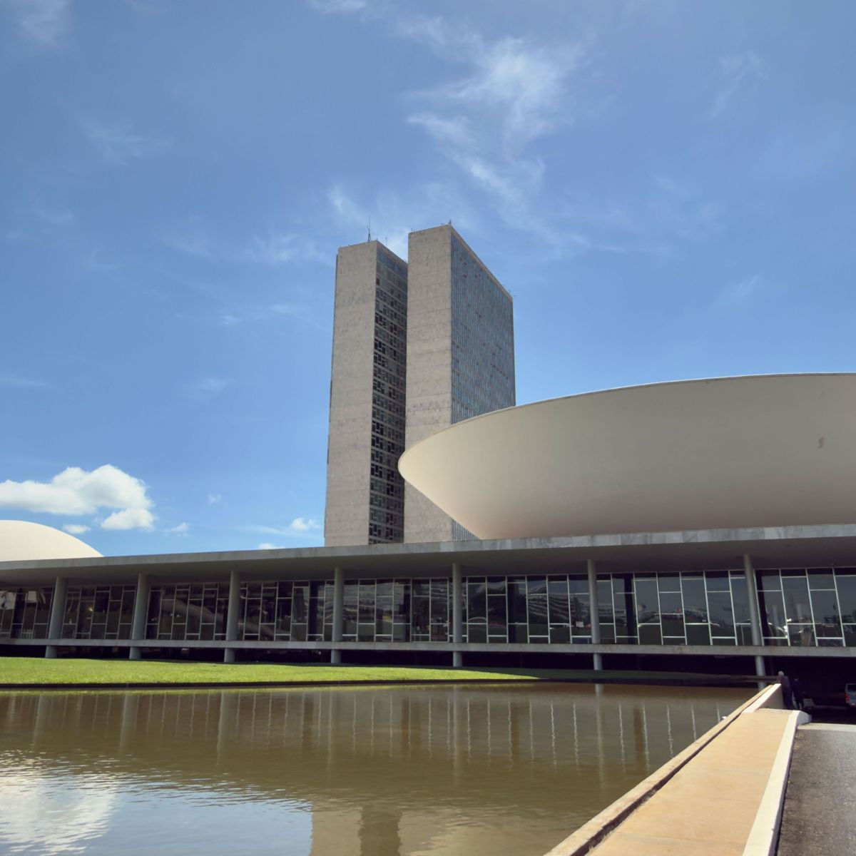 Em meio à crise do STF, Congresso acumula 84 propostas de mudanças na Corte