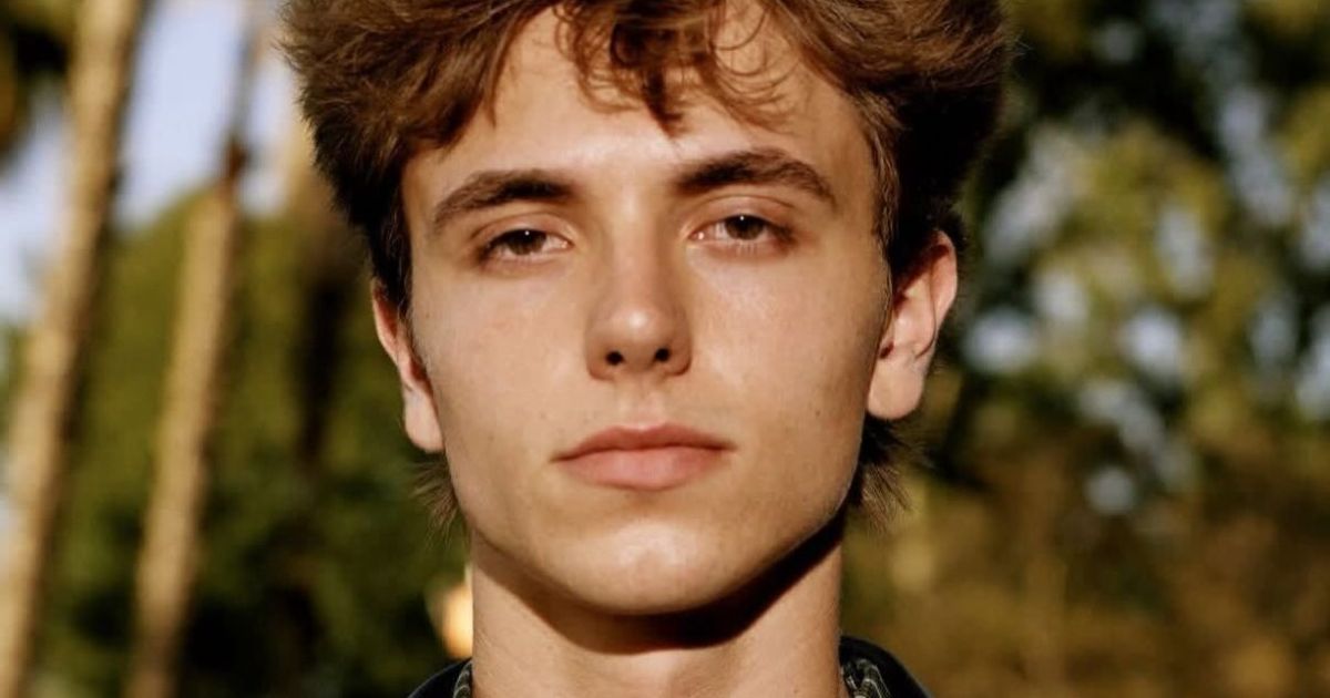 Filho de Britney Spears estreia como modelo em campanha para a MAC