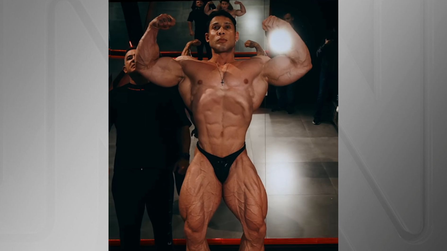 Imagem de destaque do post: Ramon Dino atualiza físico a um mês do Mr. Olympia; veja antes e depois