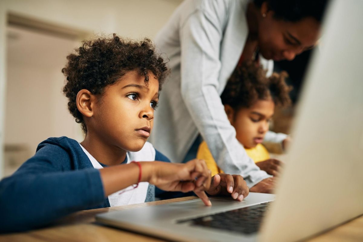 33% consideram educação como um desafio para jovens no Brasil, diz Ipsos