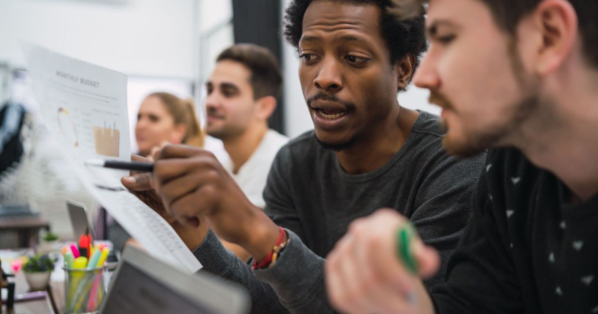 Cursos de tecnologia crescem, mas ainda há déficit de talentos no Brasil