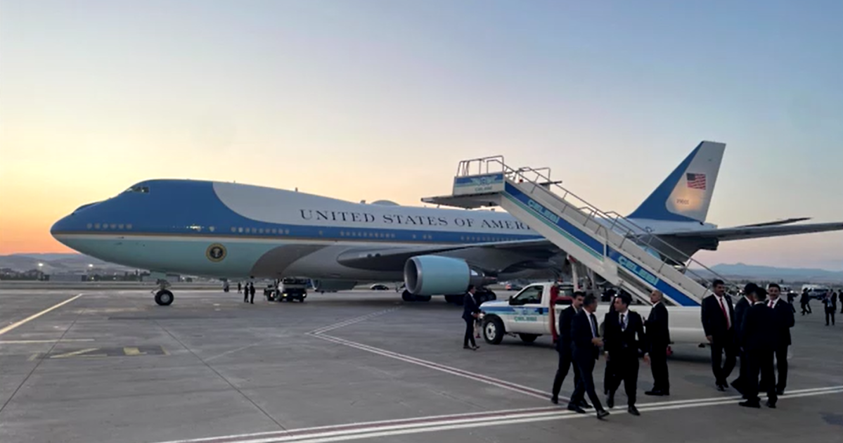 Rubio e Bessent ficaram no Air Force One quando Trump trocou de avião