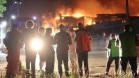 Ataques russos em Kiev deixam ao menos 14 mortos e danificam armazéns