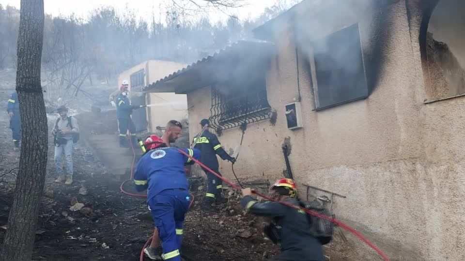 União Europeia envia bombeiros à Sérvia para combater incêndios florestais