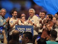 Caiado sobre Lula e Flávio: Brasil está "sequestrado pelos dois rejeitados"