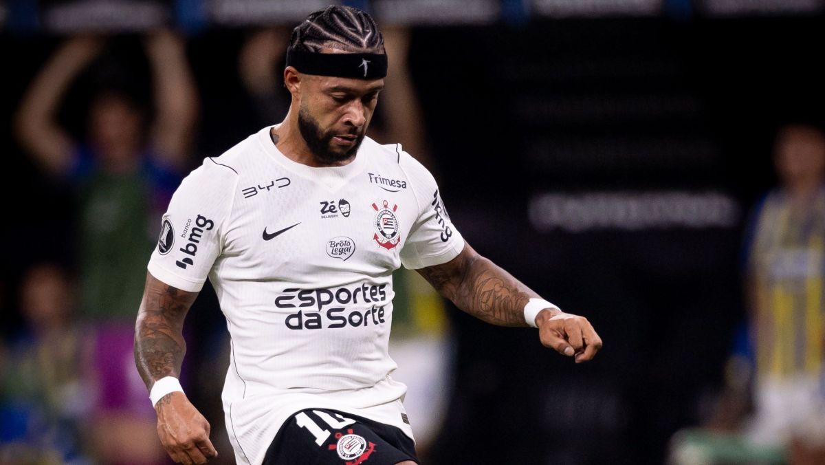 Memphis faz post enigmático após vitória do Corinthians na Libertadores