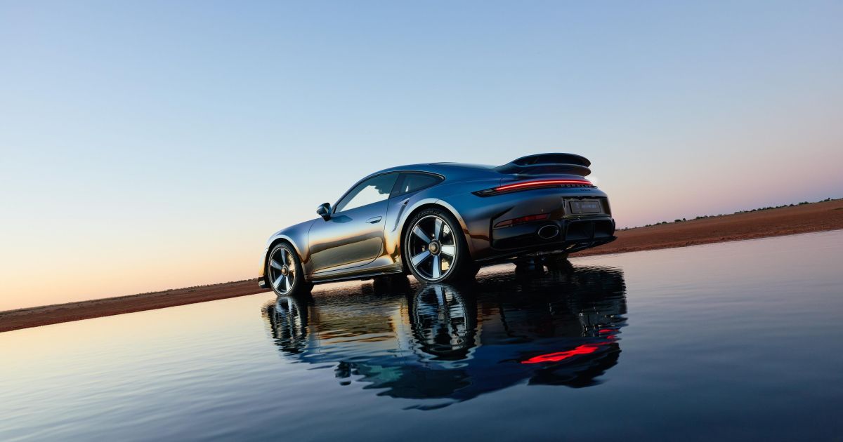 Porsche lança 911 Turbo S em colaboração com artista Werner Bronkhorst