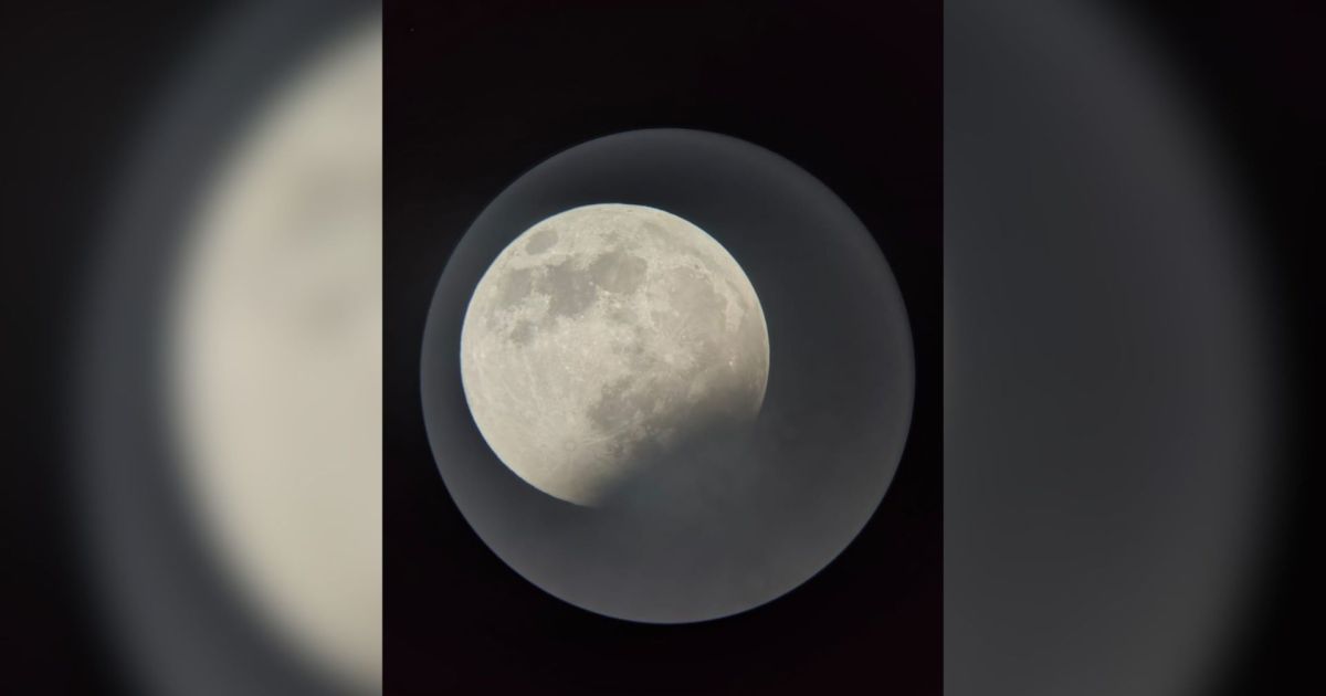 Eclipse lunar com Lua de Sangue é visto pelo Brasil: veja as melhores imagens do fenômeno raro que é destaque no céu noturno