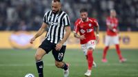 Veja gol perdido por Arthur Cabral em Botafogo x Cienciano na Sul-Americana