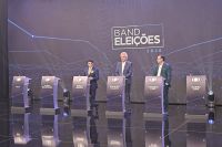 Análise: rejeições de Lula e Flávio marcam presença entre púlpitos vazios