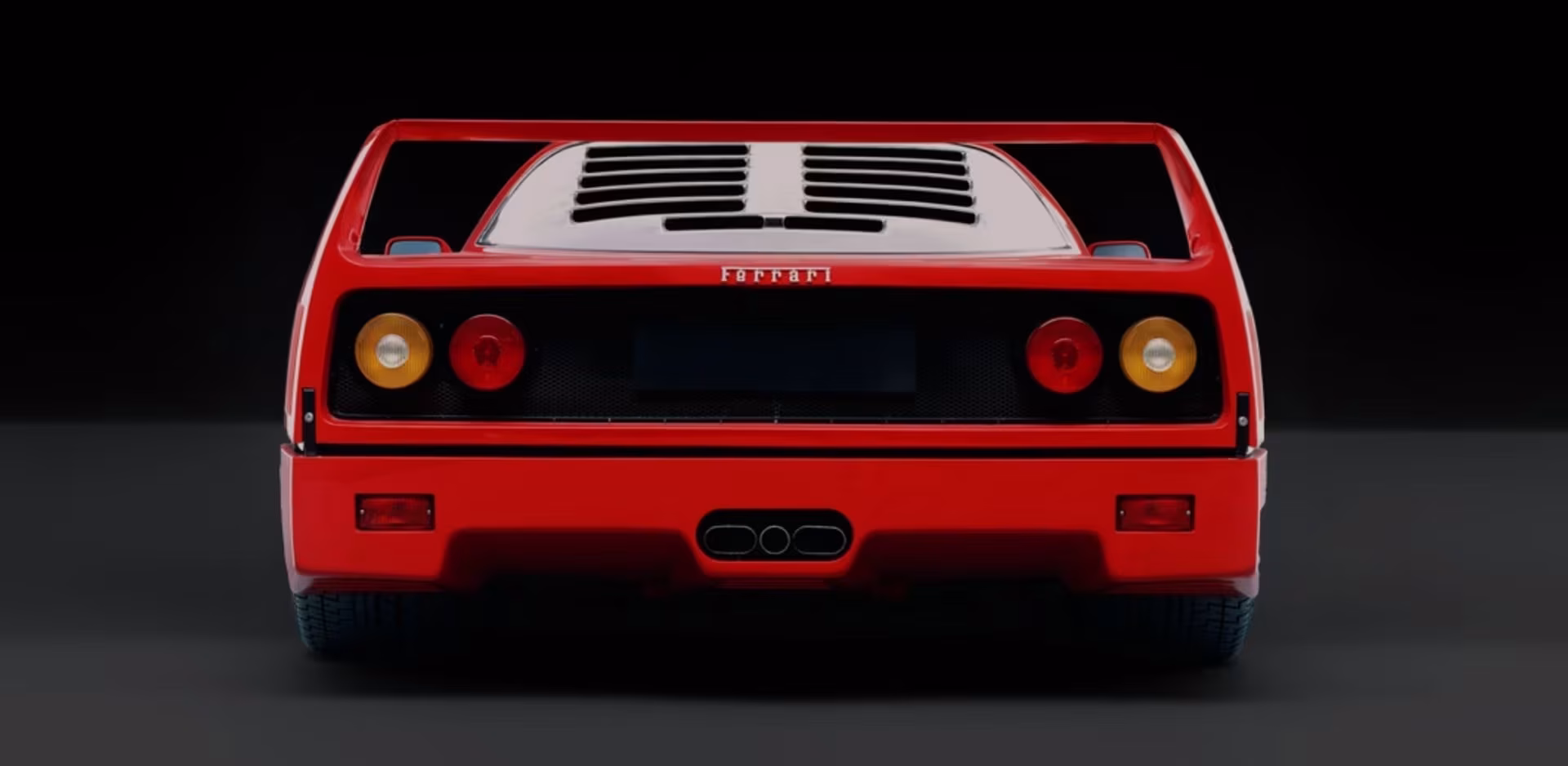 Ferrari F40: último modelo criado com participação de Enzo Ferrrari • Divulgação