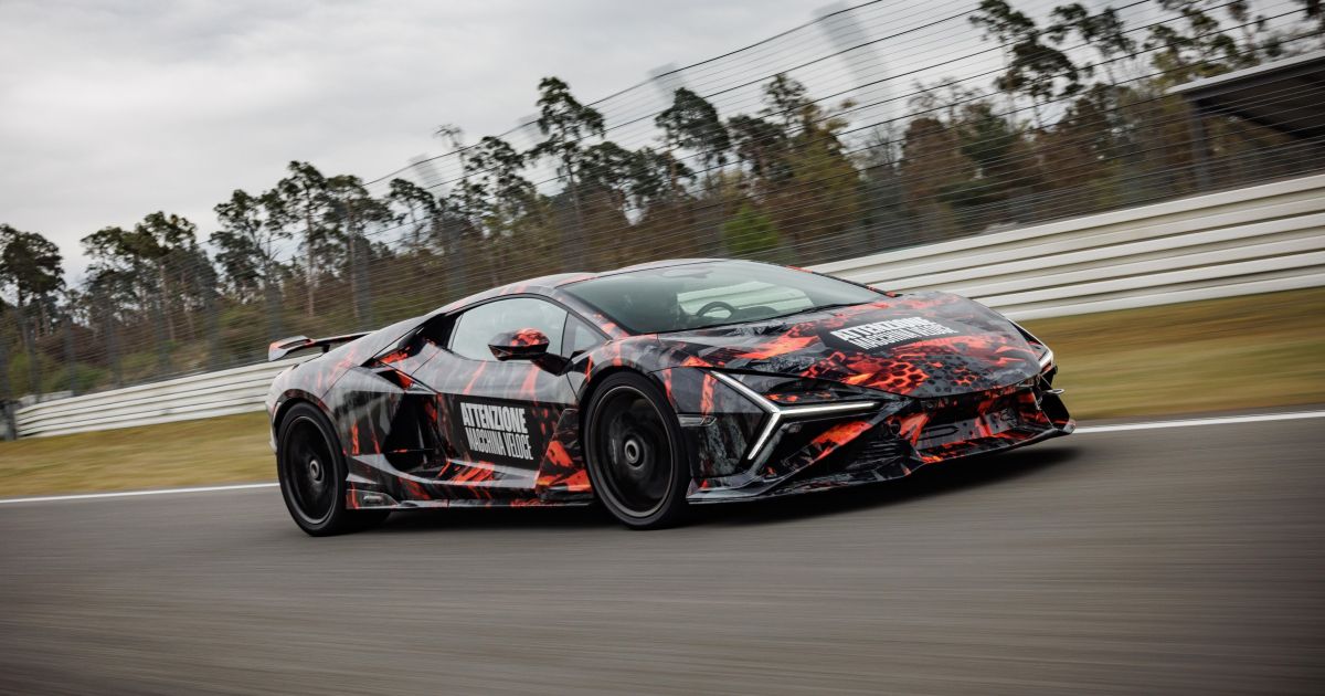 Lamborghini Revuelto SV aparece camuflada e quebra recorde em Hockenheim
