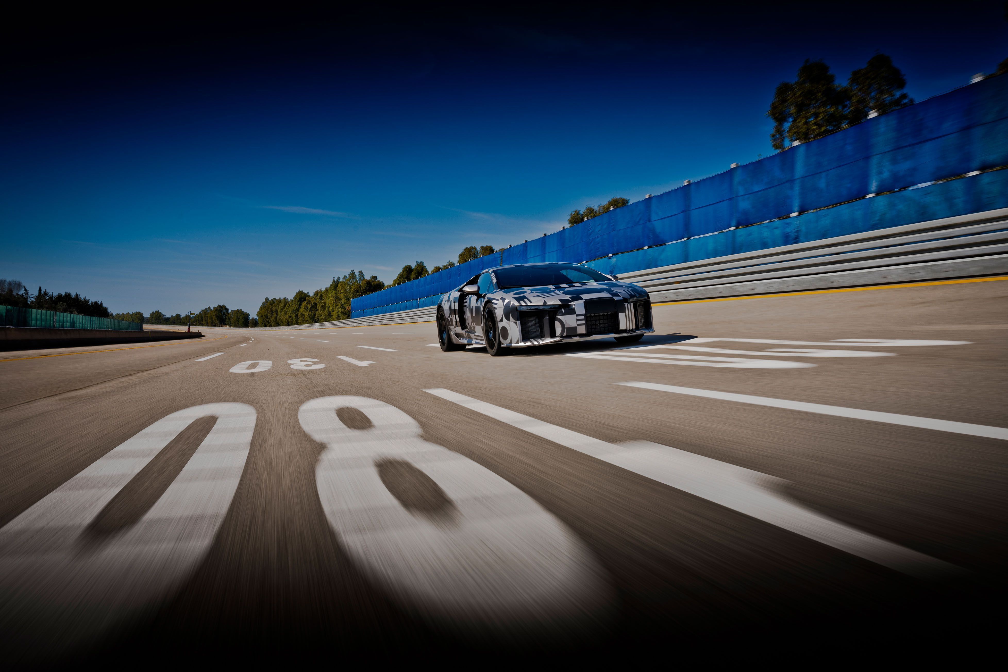 Protótipo do Audi Nuvolari sendo testado por Gabriel Bortoleto • STEFAN BOGNER / Audi