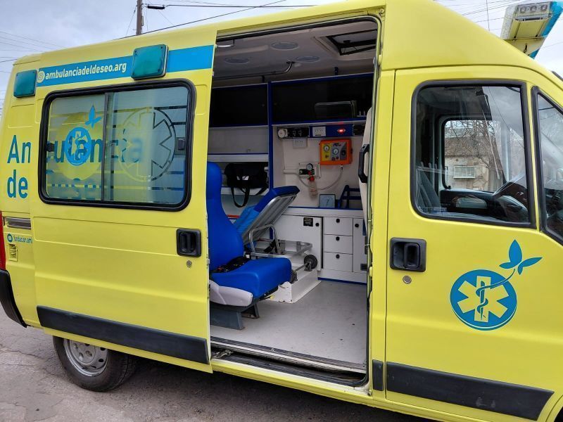 A ambulância estava especialmente equipada para transportar pacientes terminais para que pudessem realizar seu desejo.