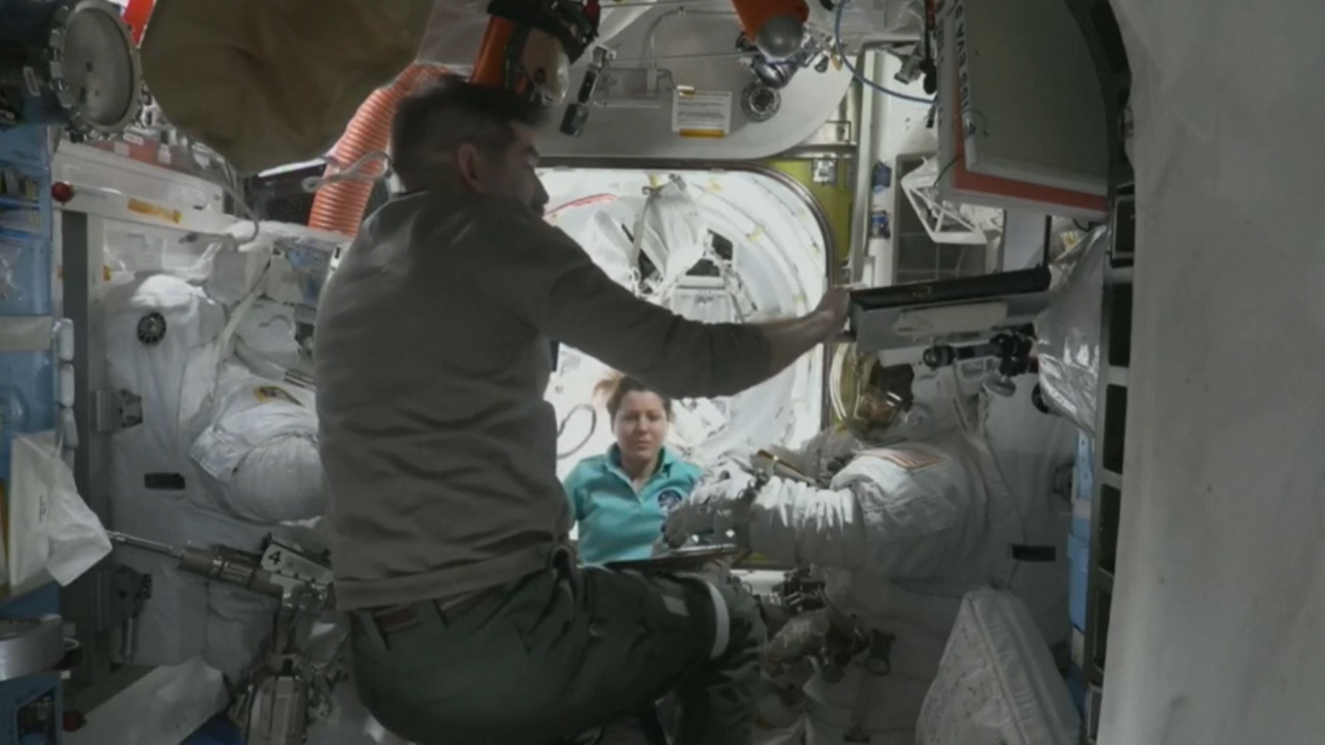 Astronautas caminhada espacial