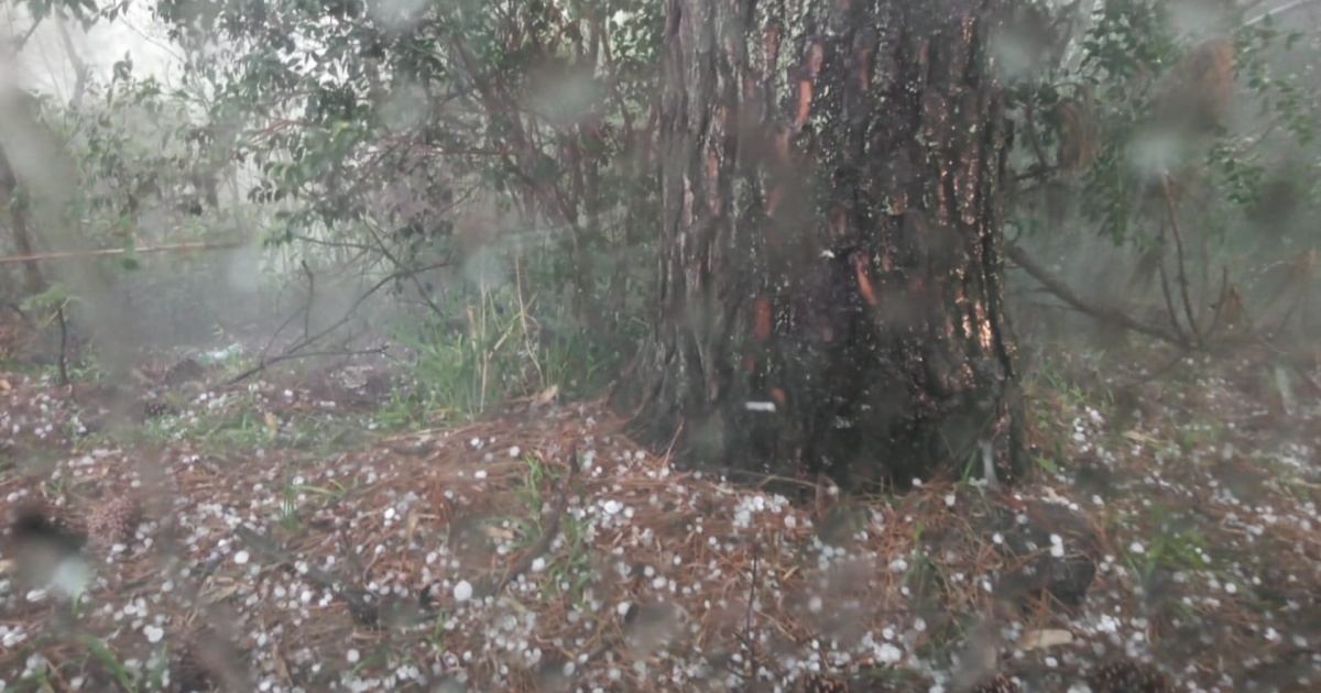Chegada de ciclone bomba provoca granizo no Rio Grande do Sul