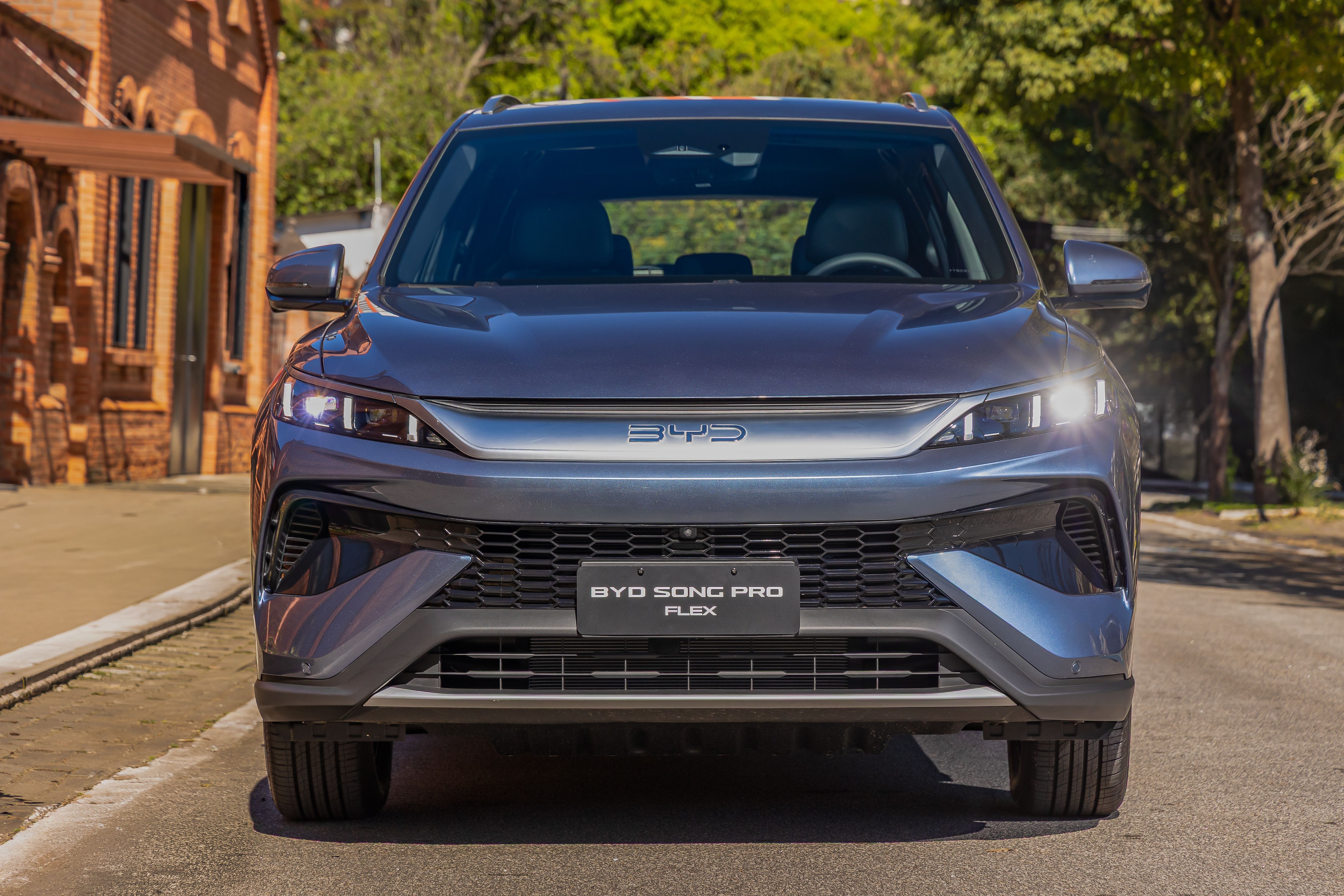 Embate entre chineses: afinal, quem lançou o primeiro híbrido plug-in flex?