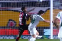 Vitória parabeniza STJD após denúncia contra Mauricio, do Palmeiras
