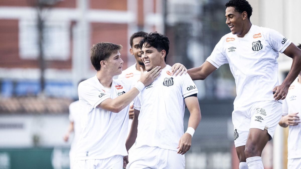 Santos negocia com Arthur Melo apesar de transfer ban da Fifa