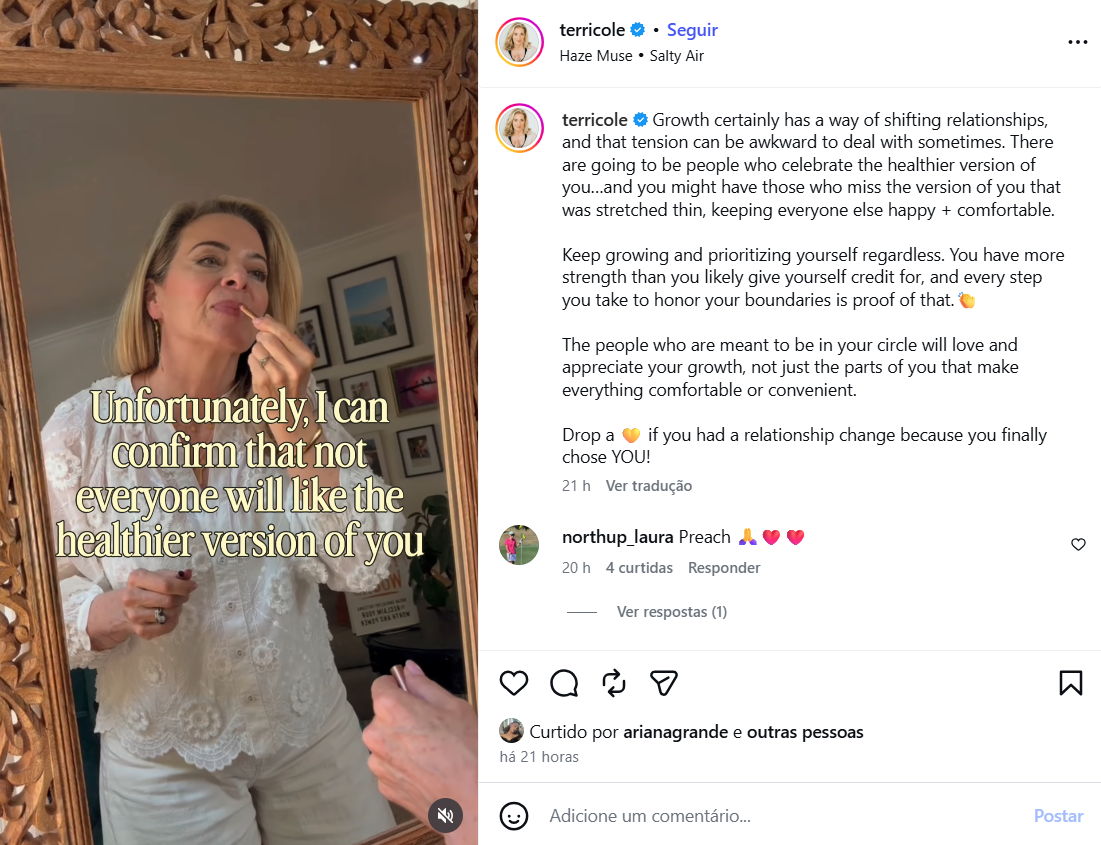 Ariana Grande curte publicação de Terri Cole • Reprodução/Instagram