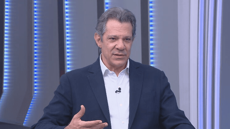 Apuração da PM encontra divergências em relato de motorista de Haddad