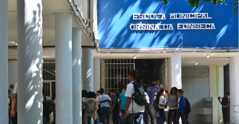 Falso veterinário é preso durante cirurgia em gato na Baixada Fluminense