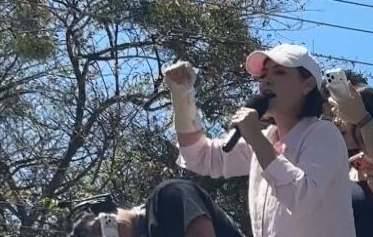 A ex-primeira-dama Michelle Bolsonaro participa de ato de campanha em Brasília. • CNN Brasil