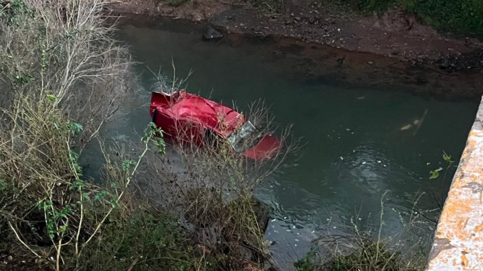 Carro da vítima foi encontrado submerso no Rio Barra Grande, em 21 de julho, após cair de uma ponte