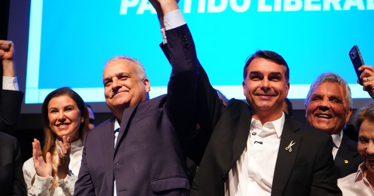 Análise: Flávio não ter uma mulher como vice pode prejudicar a campanha?