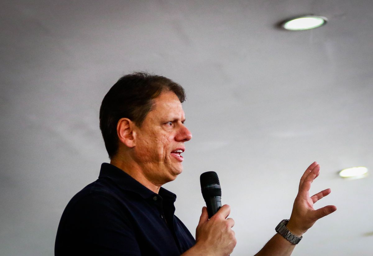 Tarcísio prepara grande ato no ABC de olho em região onde perdeu em 2022