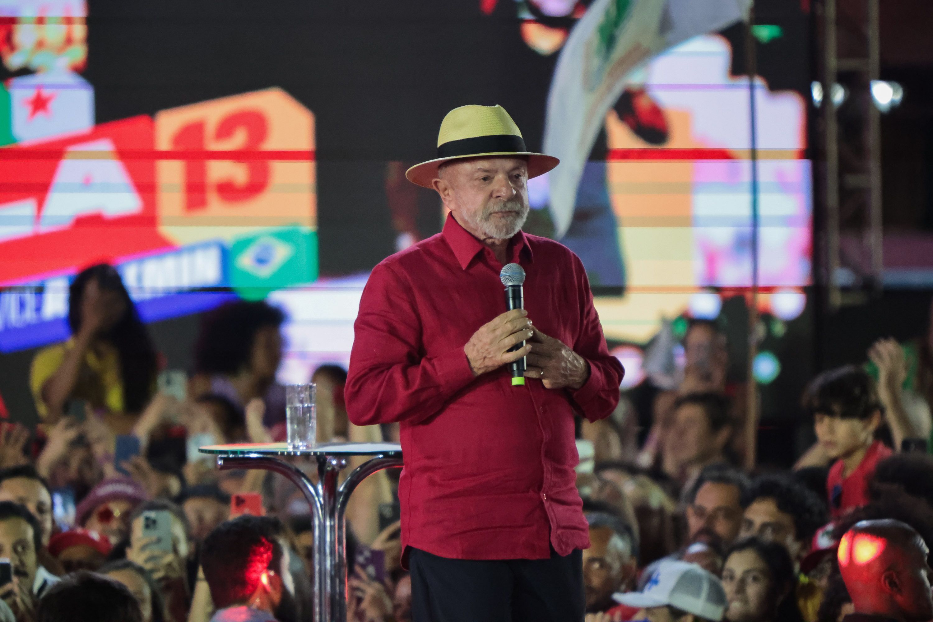 O presidente Luiz Inácio Lula da Silva (PT) em ato de campanha no centro de Belo Horizonte (MG)