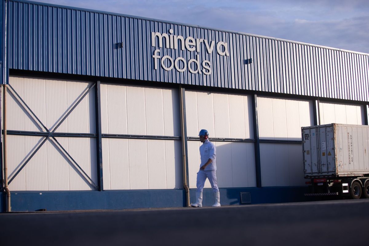 Minerva prioriza redução da dívida e limita dividendos a 25% do lucro